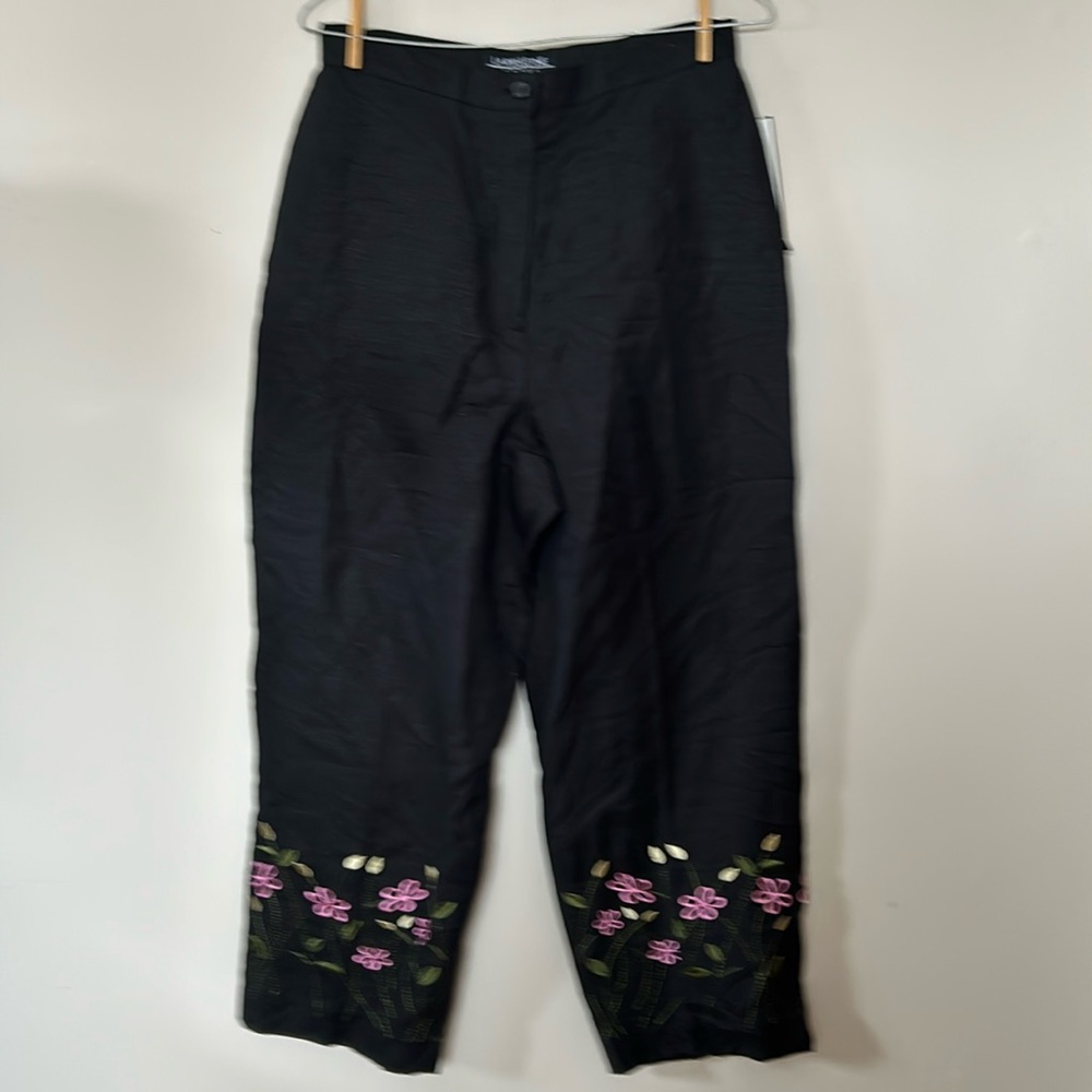Larry Levine cropped pant button front floral print at bottom size 10 new w tags